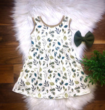 Load image into Gallery viewer, Green Leafy Bow Back Dress
